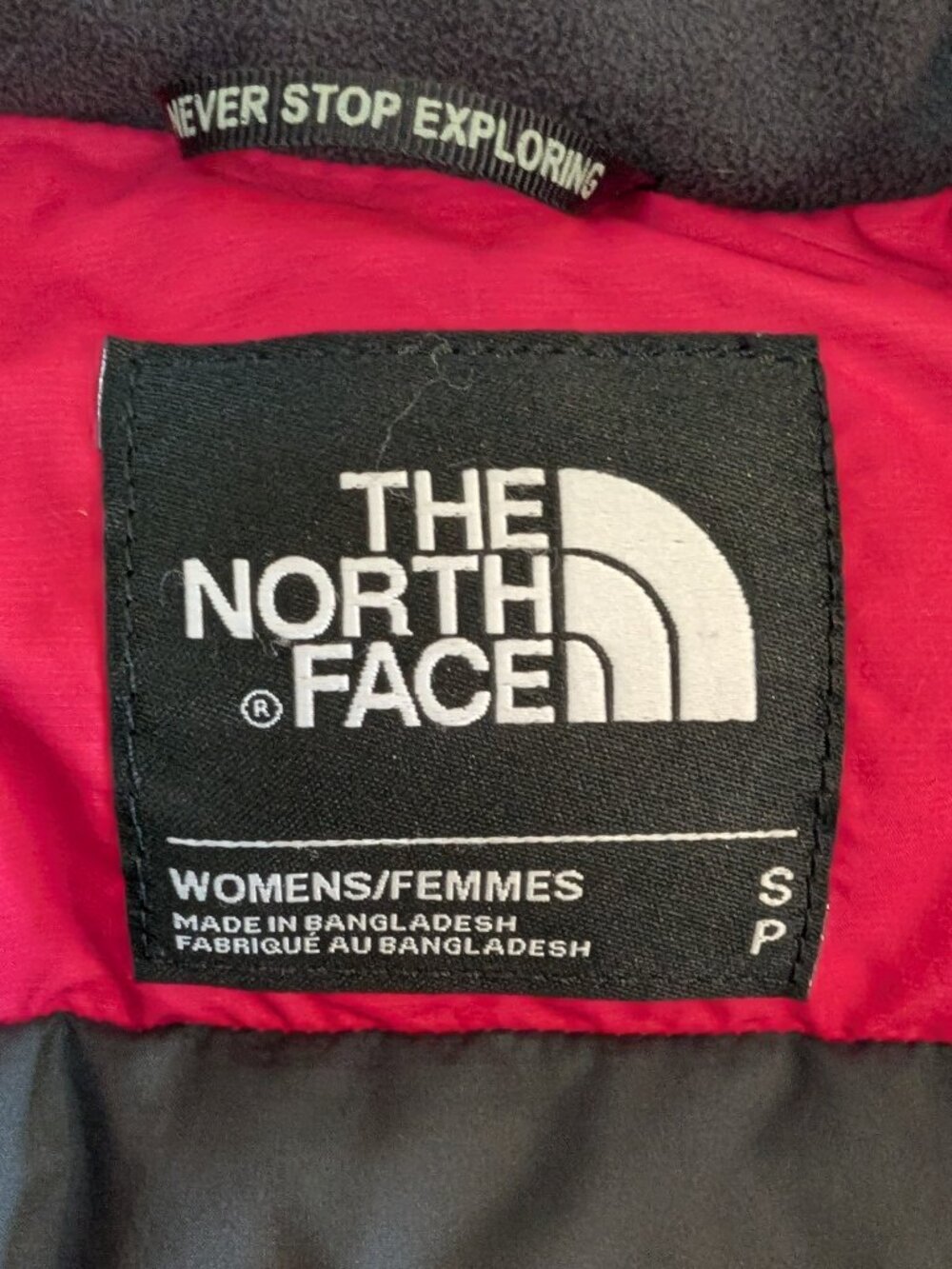 Women's The North Face Puffer Vest - Size Small - Picture 3 of 3